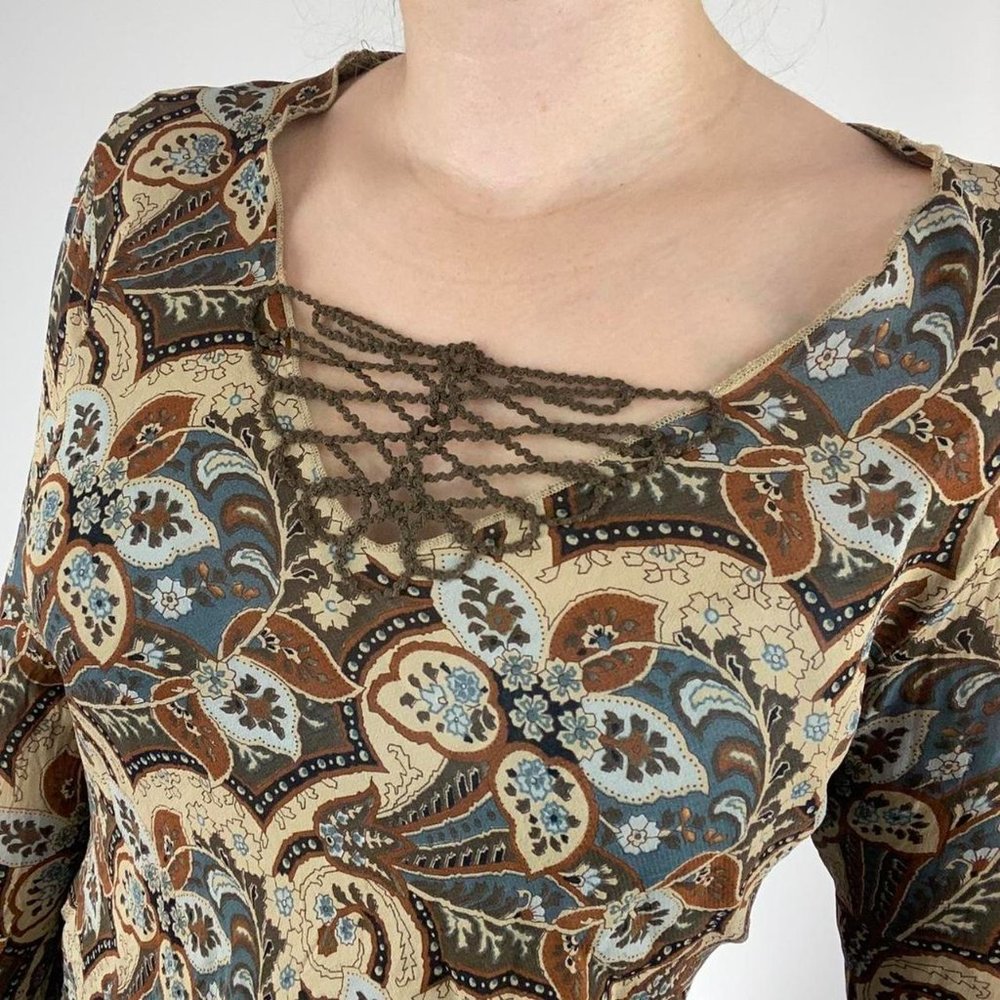 c.c. outlaw paisley print top